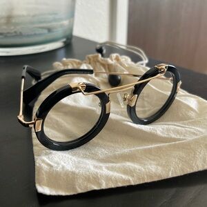 Round Fashion Readers